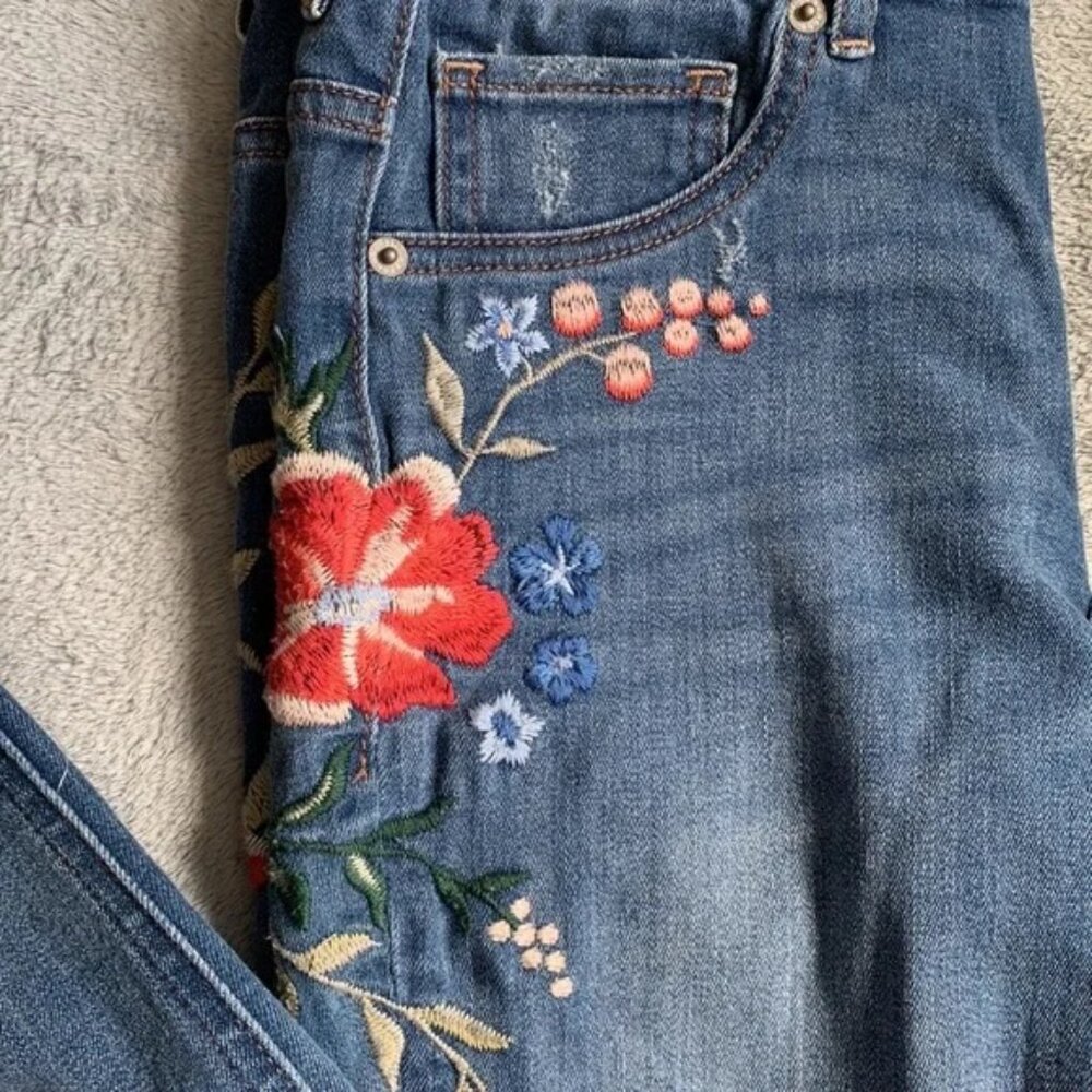 Express Flower Jeans! - Picture 6 of 9